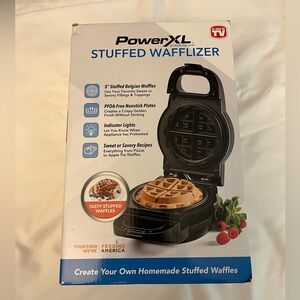 Stuffed waffle maker
